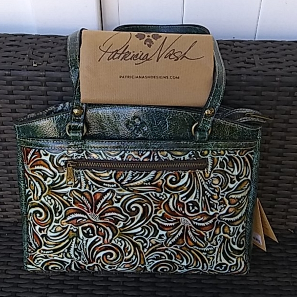 Patricia Nash Handbags - New!patricia Nash poppy color turq multi.